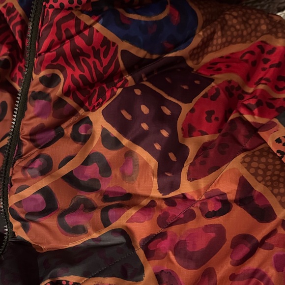 FARM Rio Multicolor Patterned Puffer Jacket - Picture 4 of 6